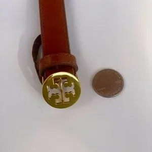 Tory Burch leather belt. Purchased on Poshmark but doesn’t fit so reselling. Leather belt Tory Burch Black size 70 cm in Leather - 37808426 main image 4
